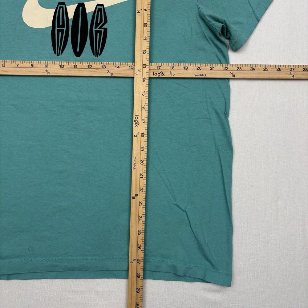 The NIKE Tee Men’s Graphic T-Shirt Short Sleeve L Casual Green Beach Preppy Gym - Picture 5 of 5